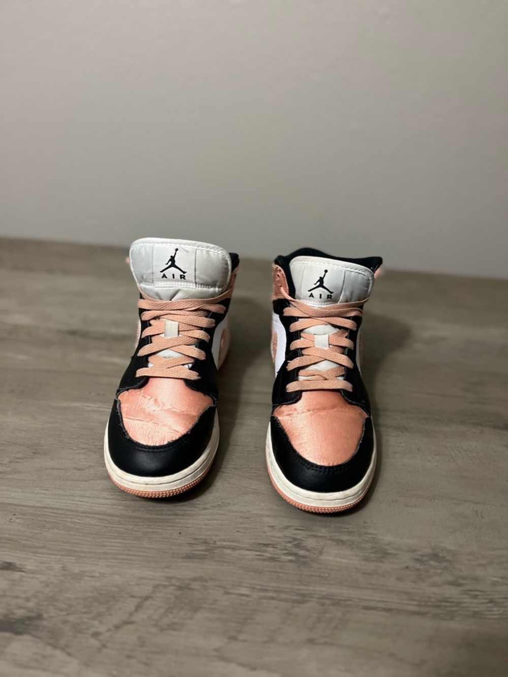 Nike Air Jordan Retro 1 Mid GS White Black Light Madder Root